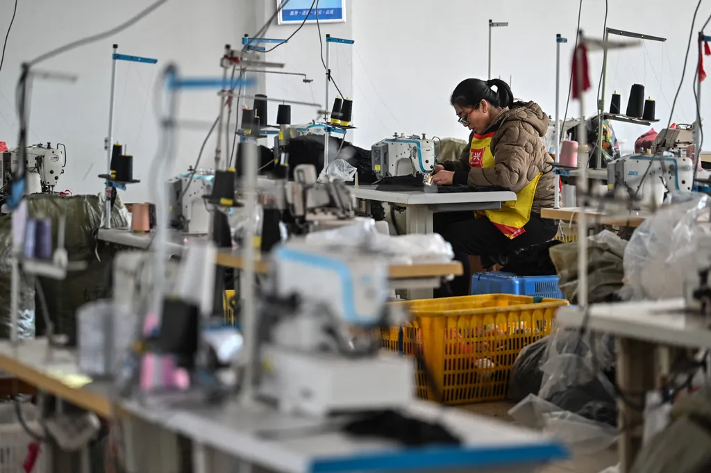 textile fashion manufacturing retail Horizontal 