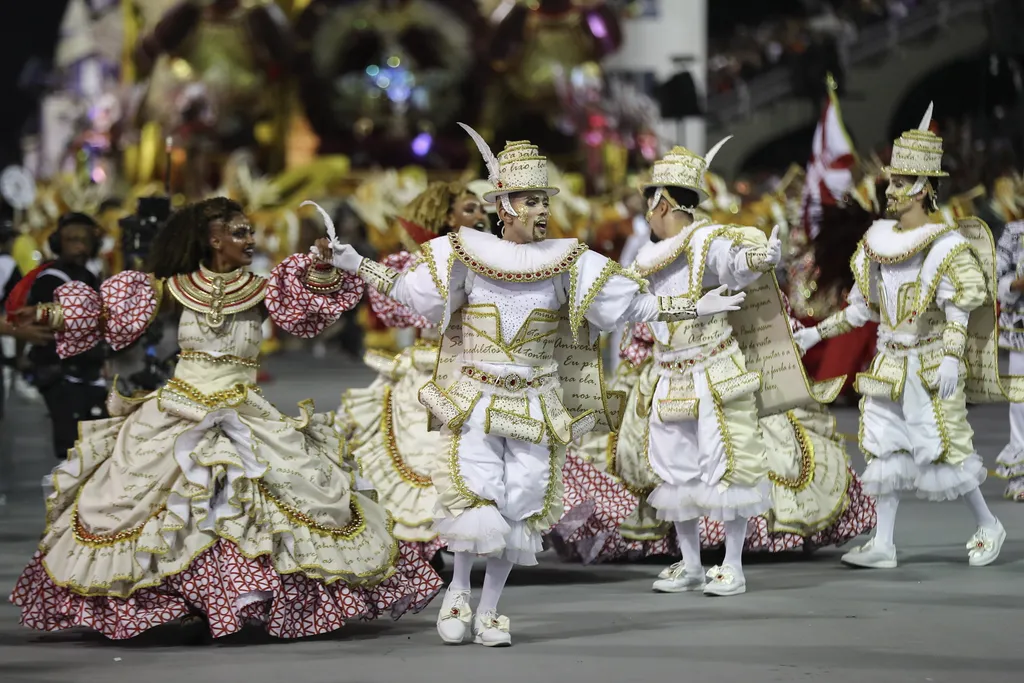 Sao Paulo, karnevál, táncol táncos 
