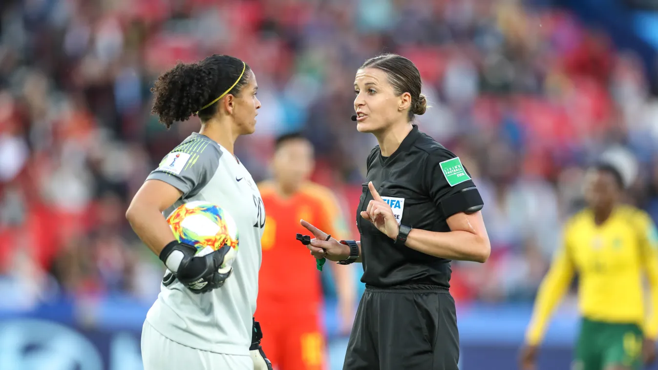 South Africa and China play for Women's World Cup South Africa china cup FIFA france frança korea republic parc de princes paris PHOTOGRAPHER soccer vanessa carvalho womens world WORLD CUP zkpa 