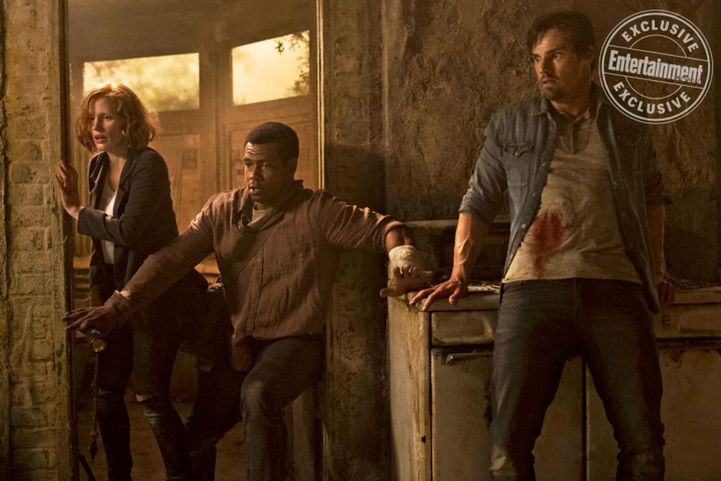 ISAIAH MUSTAFA-Mike JAY RYAN-Ben JESSICA CHASTAIN-Beverly IT CHAPTER TWO
(L-r) JESSICA CHASTAIN as Beverly Marsh, ISAIAH MUSTAFA as Mike Hanlon and JAY RYAN as Ben Hascomb 