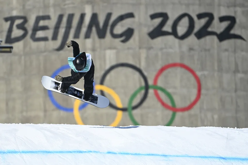 KOZUBACK Kamilla, téli olimpia 2022, snowboard, hódeszka big air selejtező 