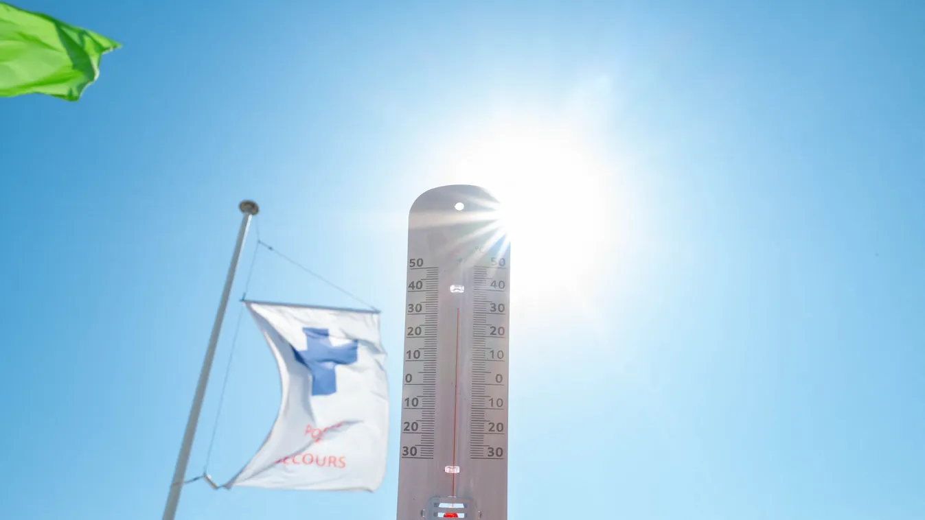 FRANCE - TEMPERATURES CANICULAIRES SUR LA RIVIERA temperatures thermometre canicule chaleur ete Horizontal hőmérő hőség kánilkula meleg 