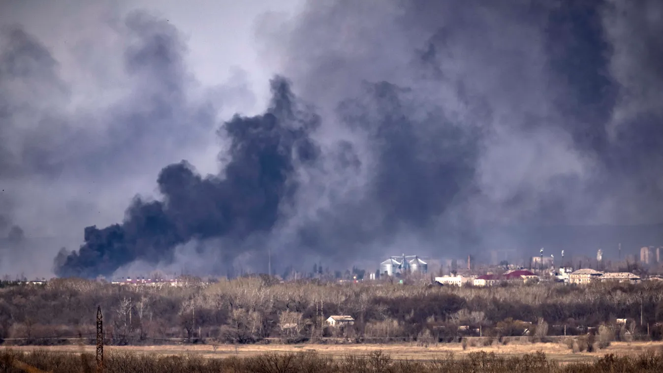 füst, Donbasz, Ukrajna, Ukrán válság 2022, ukrán, orosz, háború, orosz-ukrán háború, ukrán konfliktus,  Rubizhne, Donbas region, on April 7, 2022, amid Russia's military i 