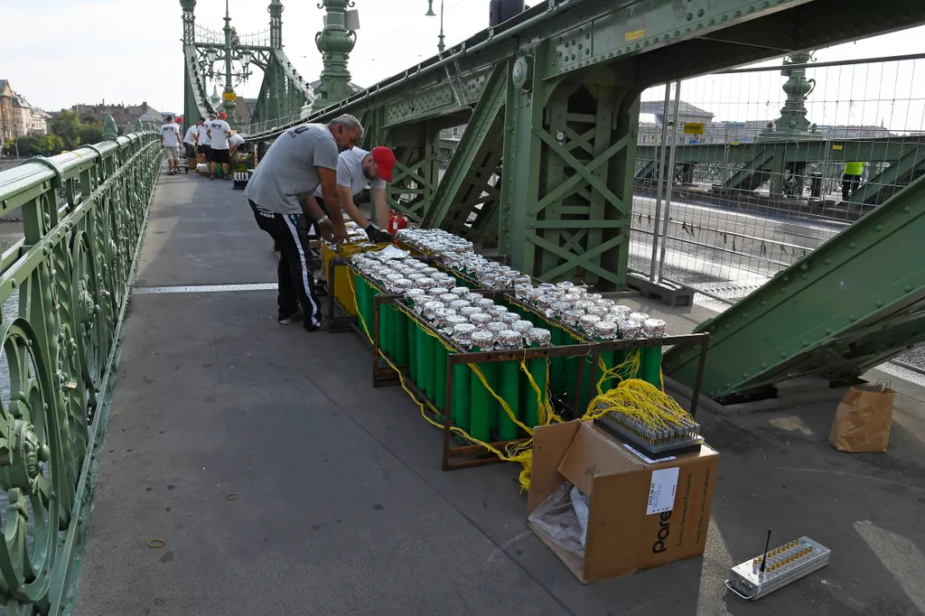 Megkezdődtek az augusztus 20-i tűzijáték előkészületei a Szabadság hídon, galéria, 2023 