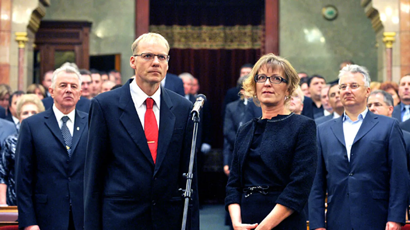 Darák Péter, a Legfelsőbb Bíróság (LB) helyébe lépő Kúria elnöke és Handó Tünde, az Országos Bírósági Hivatal (OBH) elnöke, új alaptörvény, vátozások 2012-ben
