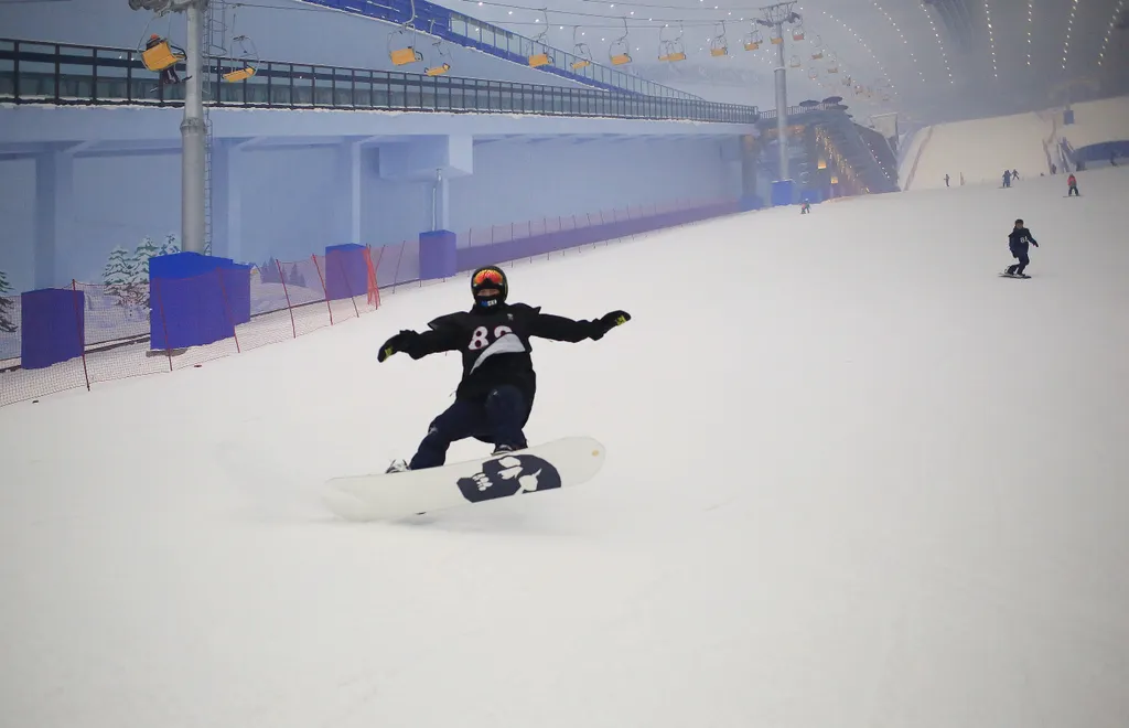 Harbin Wanda Indoor Ski and Winter Sports Resort 