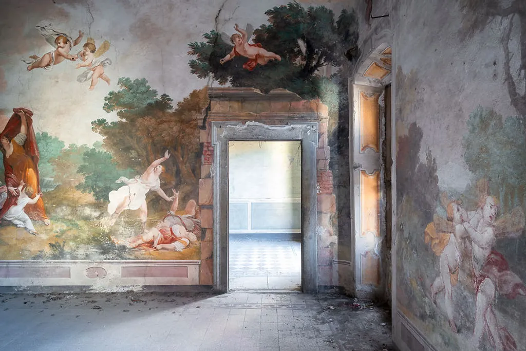 Gyönyörű freskókat rejtenek Olaszország elhagyatott épületei, olaszország, elhagyatott épület, szellemház, omladozó épület, freskó, falfestmény, festmény 