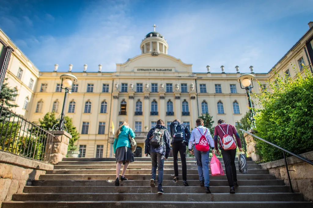 érettségi 2020, koronavírus, járvány, Budapest, diák, diákok, maszk, német érettségi, német nyelv, idegen nyelv, Szent Margit Gimnázium 