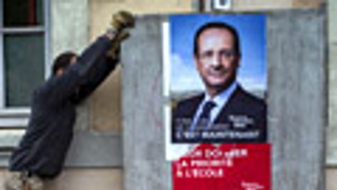 Francois Hollande, a Francia Szocialista Párt jelöltje egy plakáton Lyonban