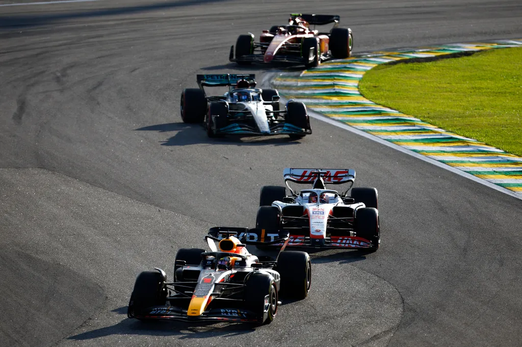 Forma-1, Max Verstappen, Red Bull, Kevin Magnussen, Haas, Sao Pauló-i Nagydíj 2022, szombat 