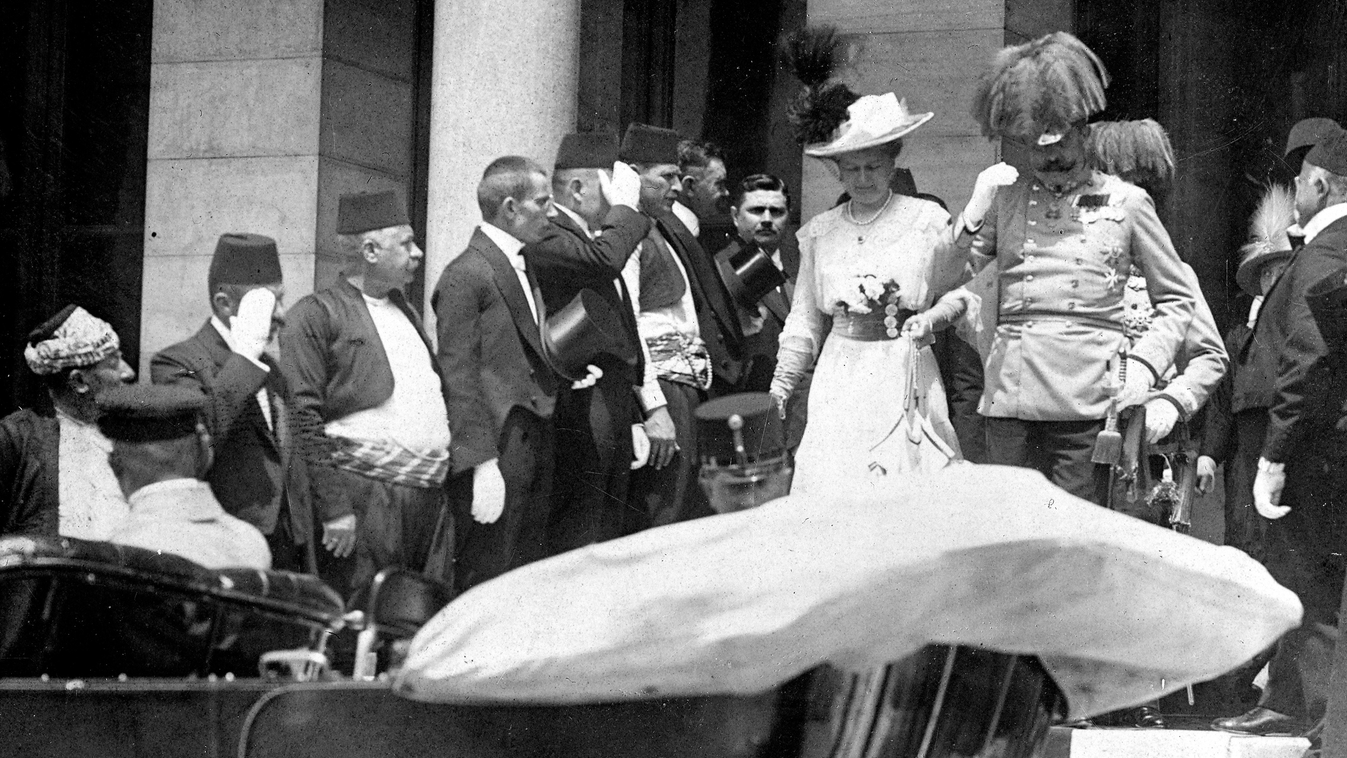 Szarajevói merénylet, Ferenc Ferdinánd főherceg feleségével, Zsófia hercegnővel a merénylet előtt 