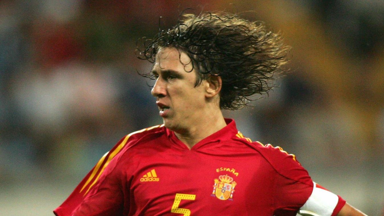 FBL-WC2006-SPAIN-PUYOL Horizontal FOOTBALL MATCH SOCCER PLAYER OPEN ARMS AMERICAN SHOT PROFILE 