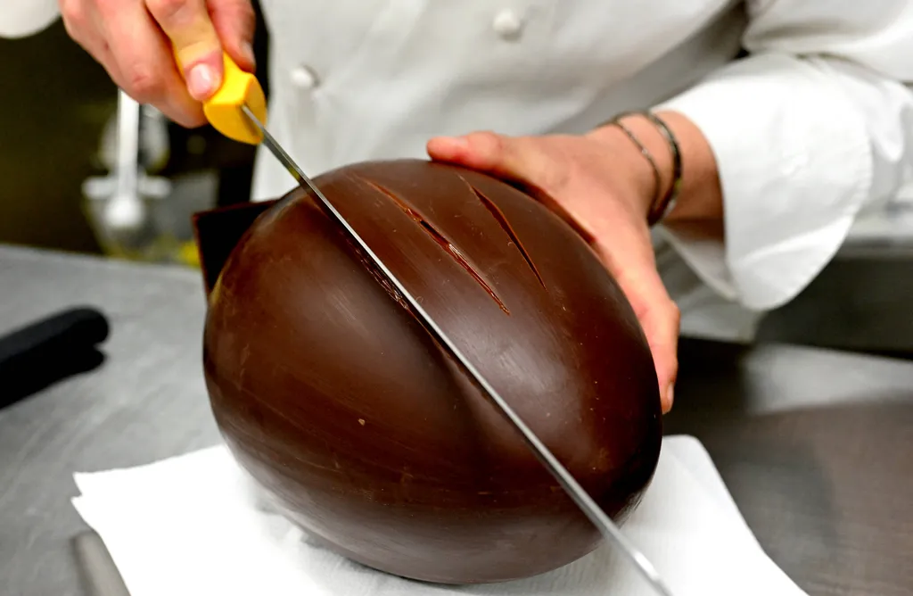Csokoládéból készít elképesztő alkotásokat az olasz séf, galéria, 2021 