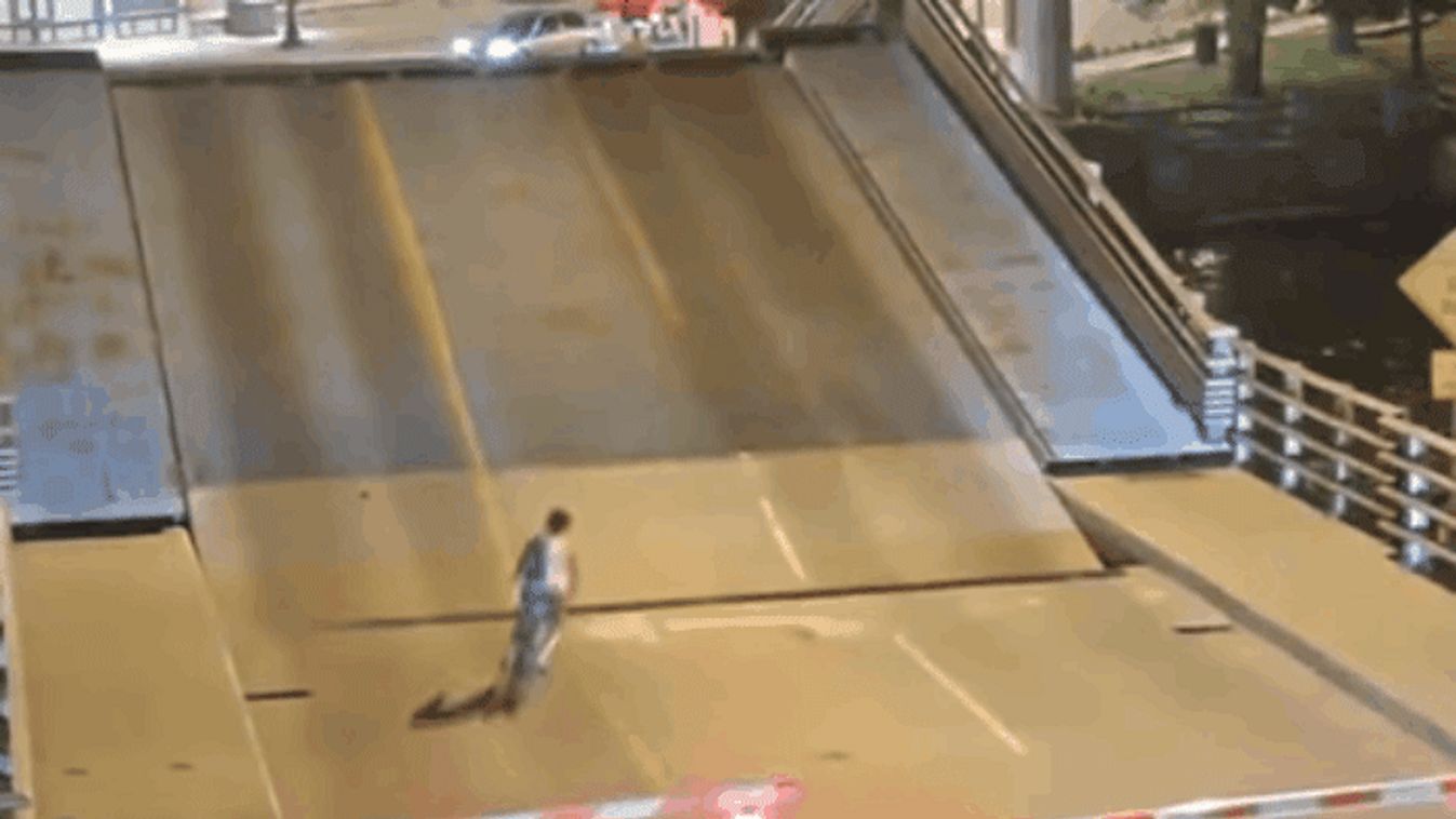 Egy nő zuhant le a hídról - videó 
