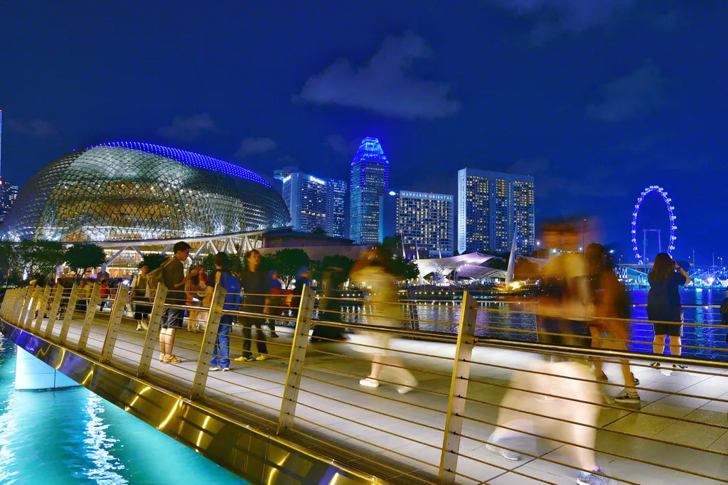 Singapore Flyer legmagasabb óriáskerék  World Water Day Landmarks Buildings Esplanade - Theatres on the Bay Gardens by the Bay Singapore Flyer Horizontal 