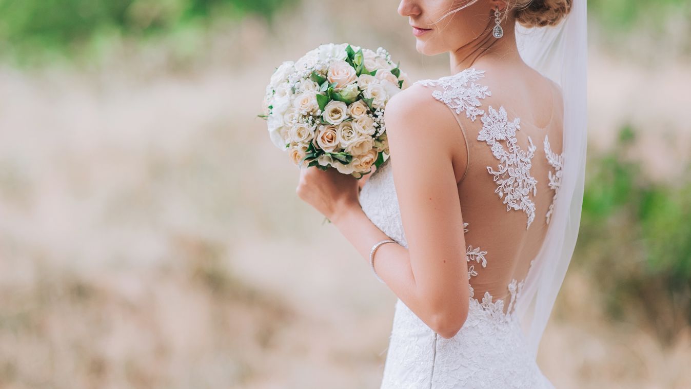 Kiakadt az esküvői fotós a mobiltelefonokra: elrontották a vendégek a pillanatot esküvő illusztráció menyasszony illusztráció 