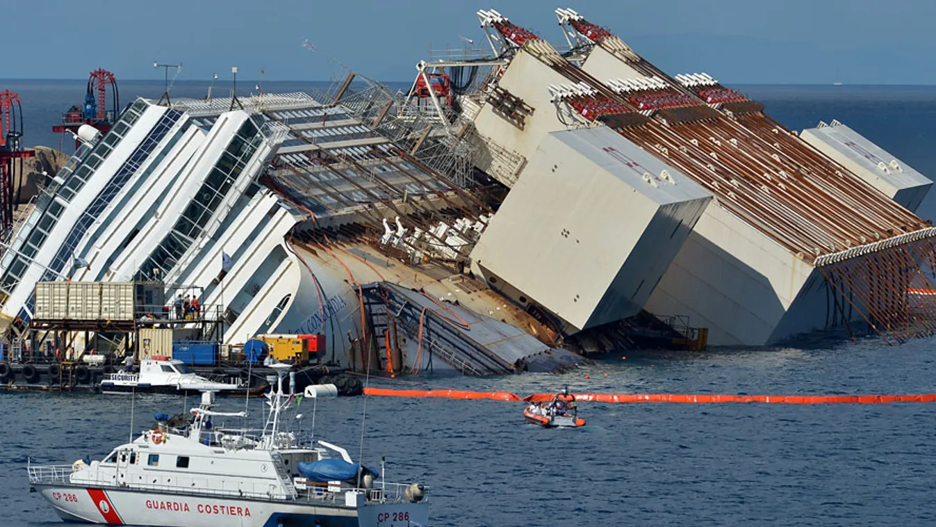 Costa Concordia, kiemelik az olasz partoknál szerencsétlenül járt luxushajót