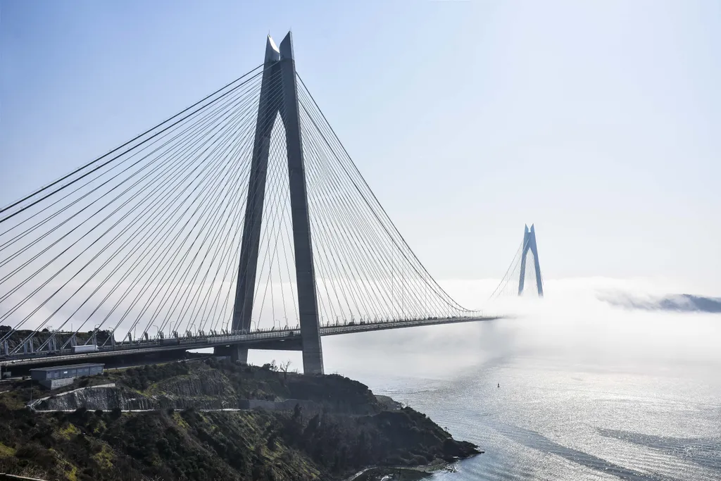 Vitéz Szelim szultán hídról Foggy weather in Istanbul 2022,fog,foggy,Istanbul,march,mist,Turkiye Horizontal 