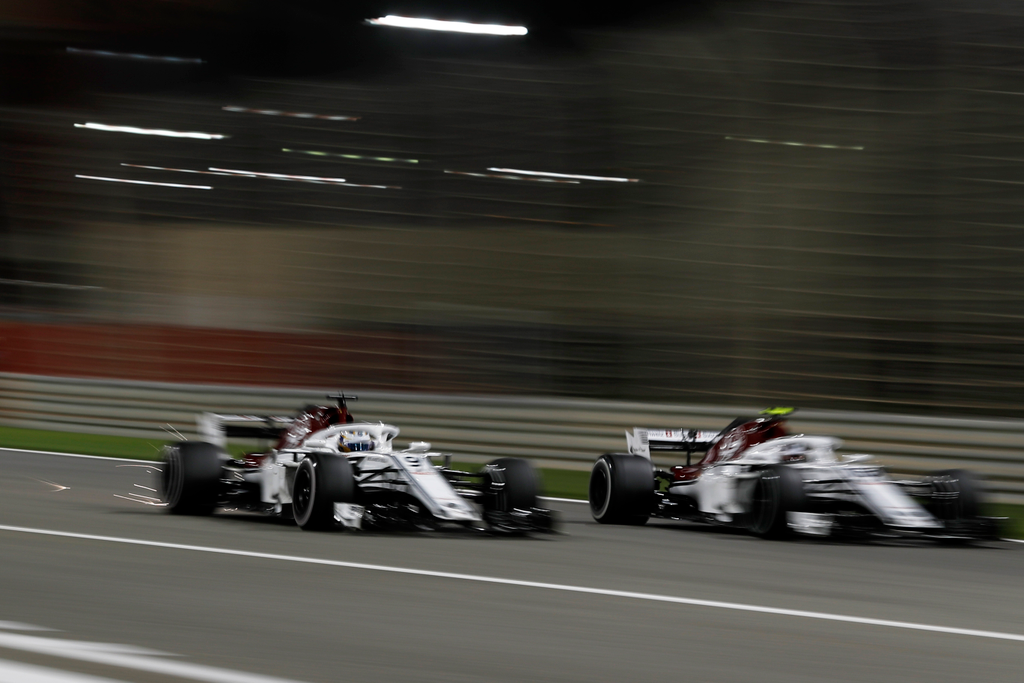 A Forma-1-es Bahreini Nagydíj, Charles Leclerc, Marcus Ericsson, Alfa Romeo Sauber F1 Team 