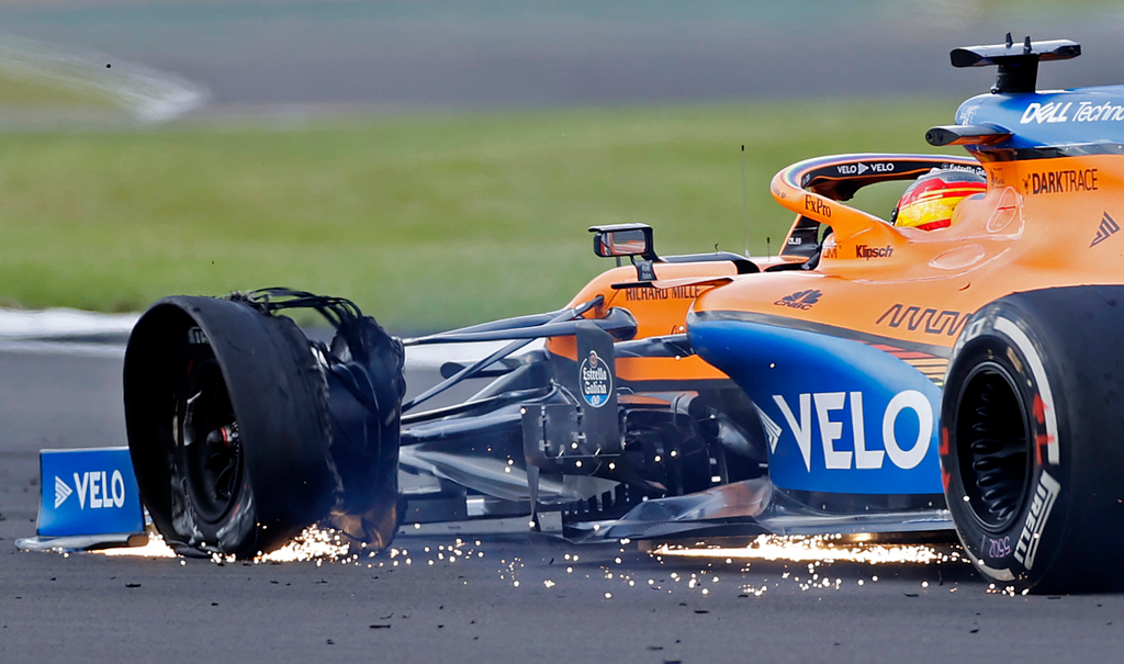 Forma-1, Brit Nagydíj, Carlos Sainz, McLaren, defekt 