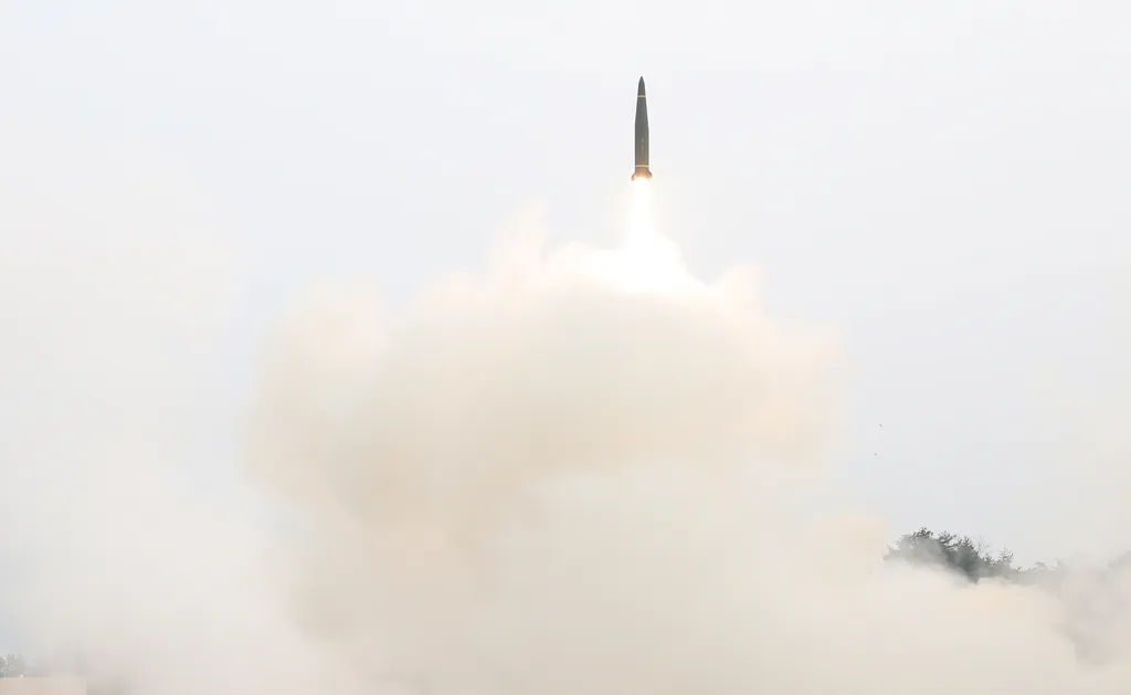 Észak-koreai rakétakísérlet 