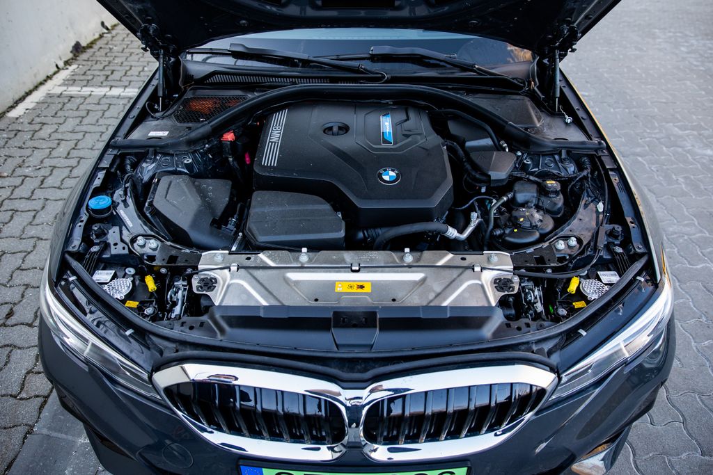 BMW 330e, teszt, 2021.03.03. 