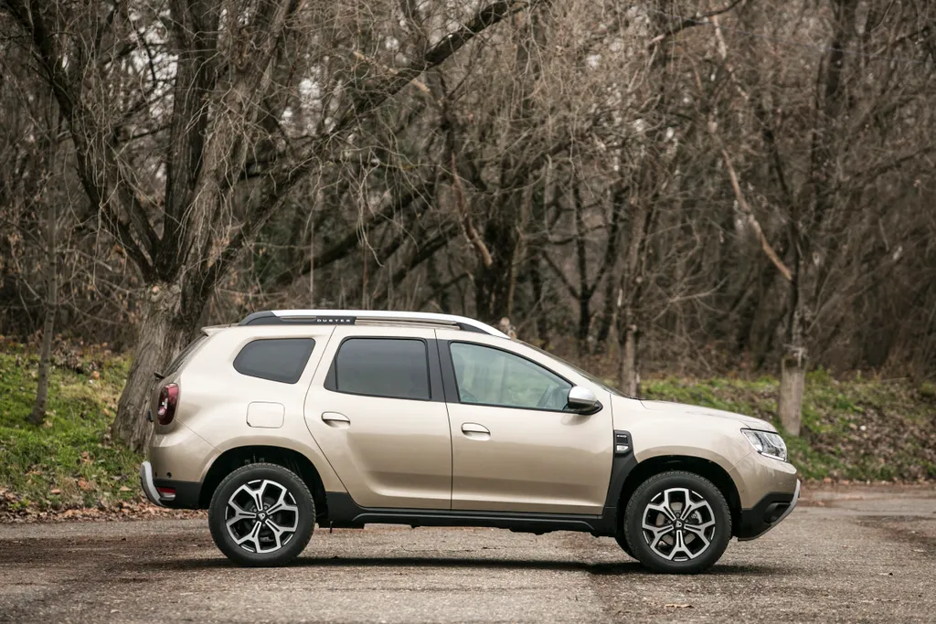 dacia duster autó 