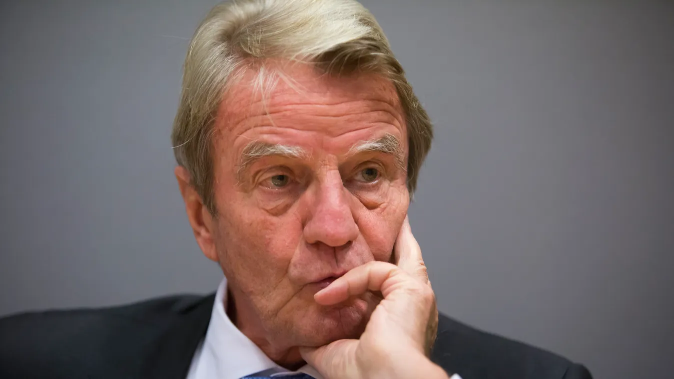 Bernard Kouchner az Orvosok Határok Nélkül egyik alapító tagja 