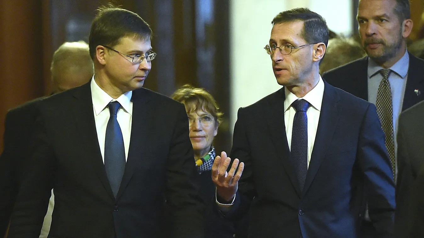 DOMBROVSKIS, Valdis; Varga Mihály 