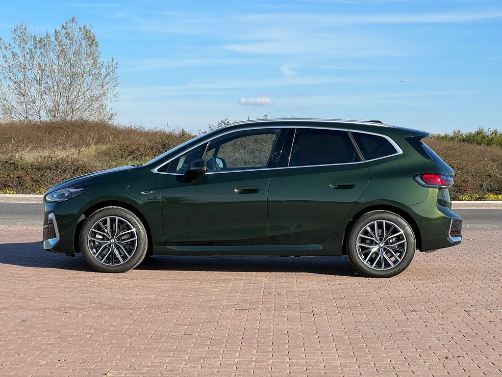 BMW 230e Active Tourer teszt (2023) 