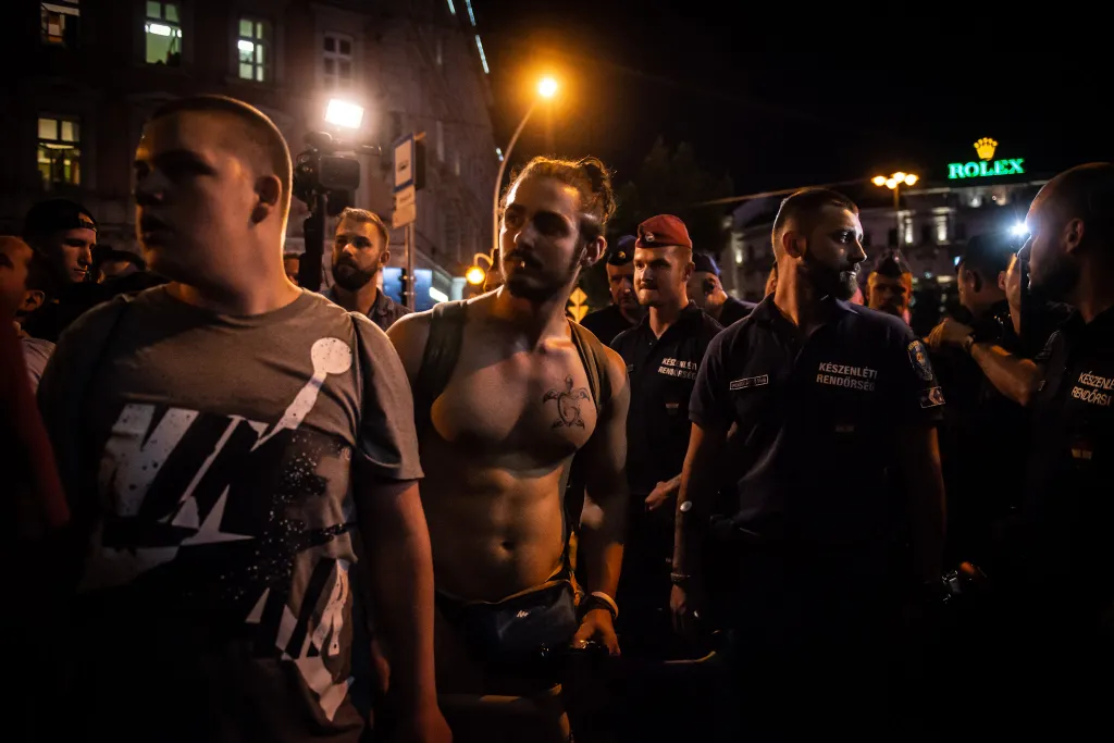 kata tüntetés, kata törvénymódosítás, tüntetők, budapest belváros 2022.07.25. 