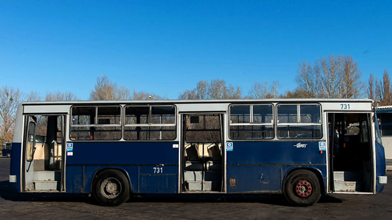 Búcsúzik az 1983 óta szolgálatot teljesítő BKV busz, 260-as