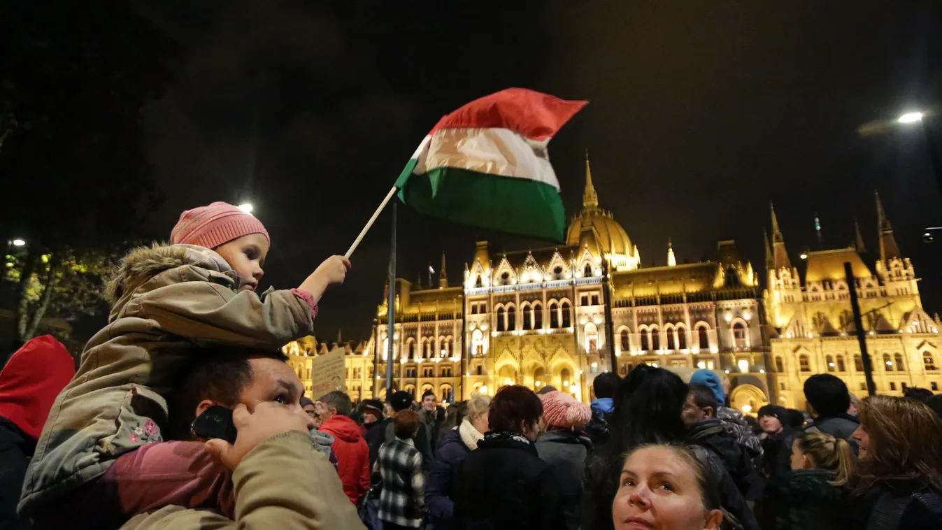 közfelháborodás napja, Budapest a Kossuth tér, 2014.11.17. 