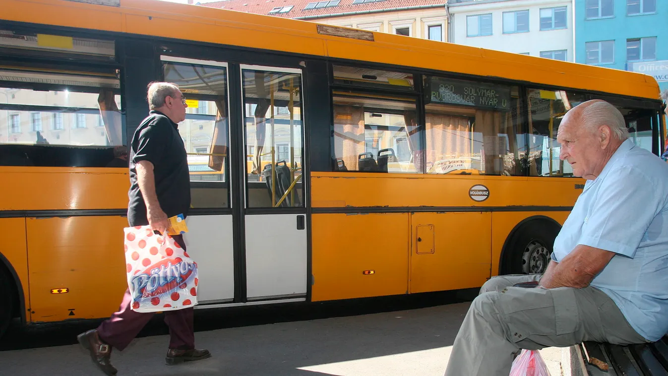 Volánbusz autóbusz-pályaudvar Közlekedési eszköz autóbusz utas 