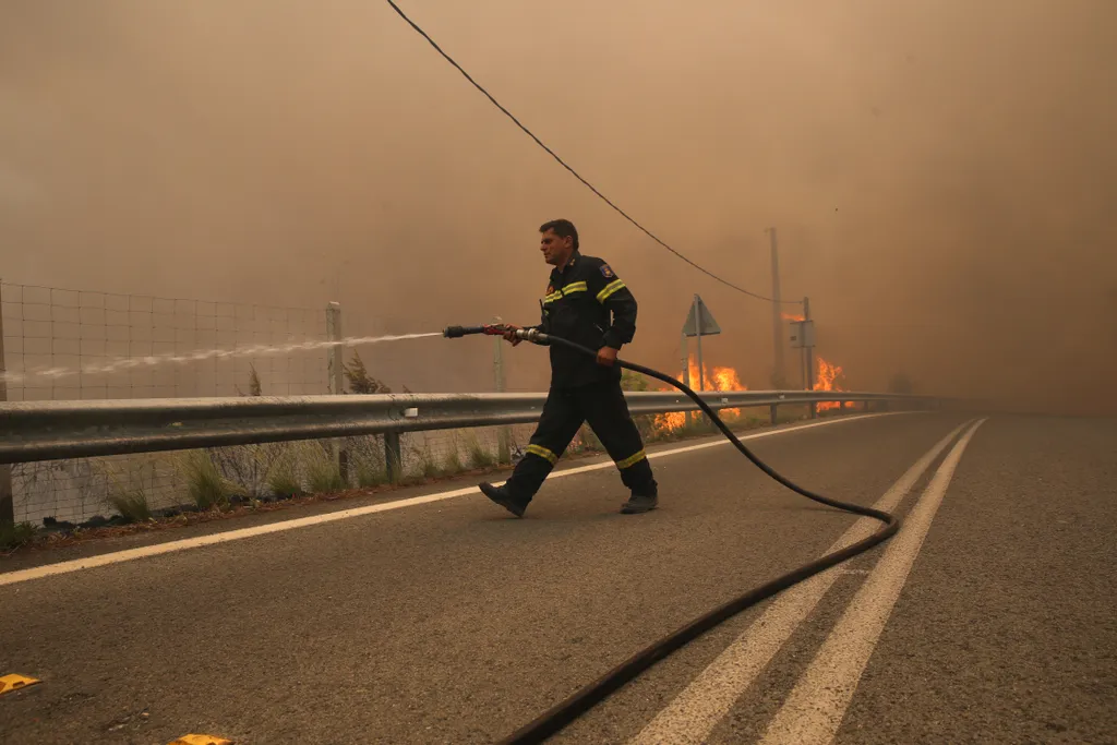 tűz, Athén, Athen, Görögország, 2018.07.23. 