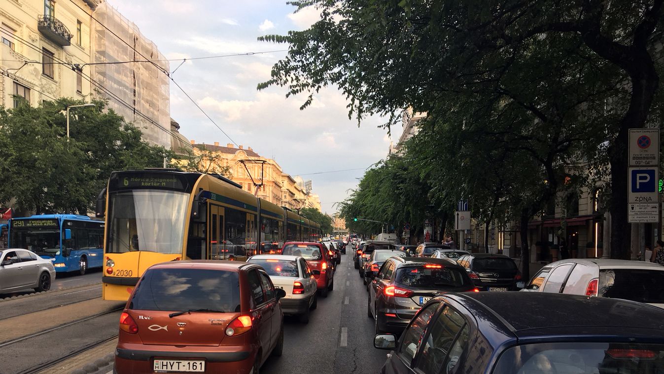Dugó csúcsforgalom körút Budapest 