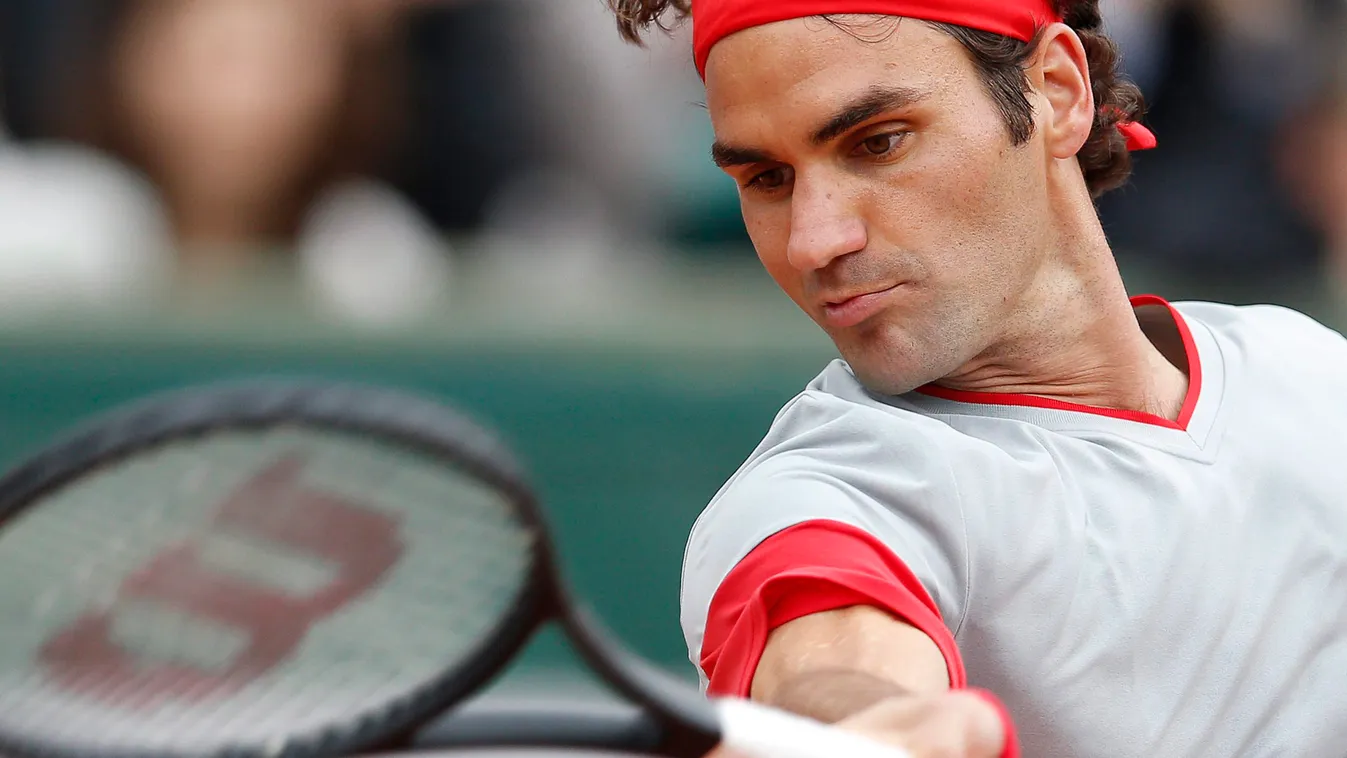 FEDERER, Roger Párizs, 2014. május 28.
A svájci Roger Federer az argentin Diego Sebastian Schwartzman ellen játszik a francia nemzetközi teniszbajnokság férfi egyesének második fordulójában a párizsi Roland Garros Stadionban 2014. május 28-án.  (MTI/EPA/Y
