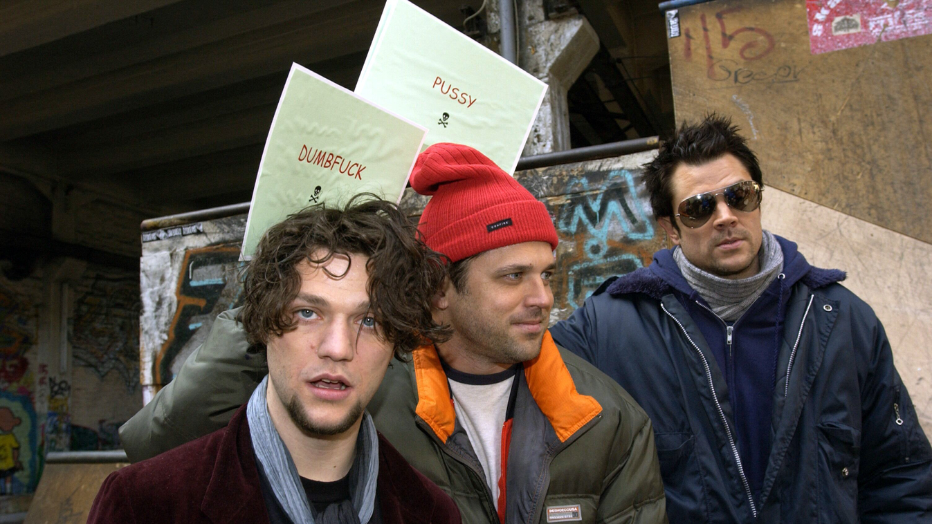 Bam Margera, Jeff Tremaine, Johnny Knoxville in Germany ACE Arts-Culture-Entertainment Celebrities Cinema GERMANY:DEU facial_expression jacket signs sun_glasses Horizontal GENERAL VIEW HAT 