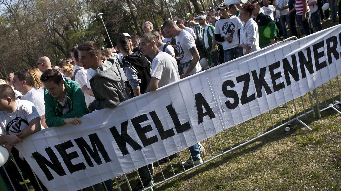 Az egyetértés napja tüntetés, Fradi-Ferencváros szurkolóinak demonstrációja a Népligetben 