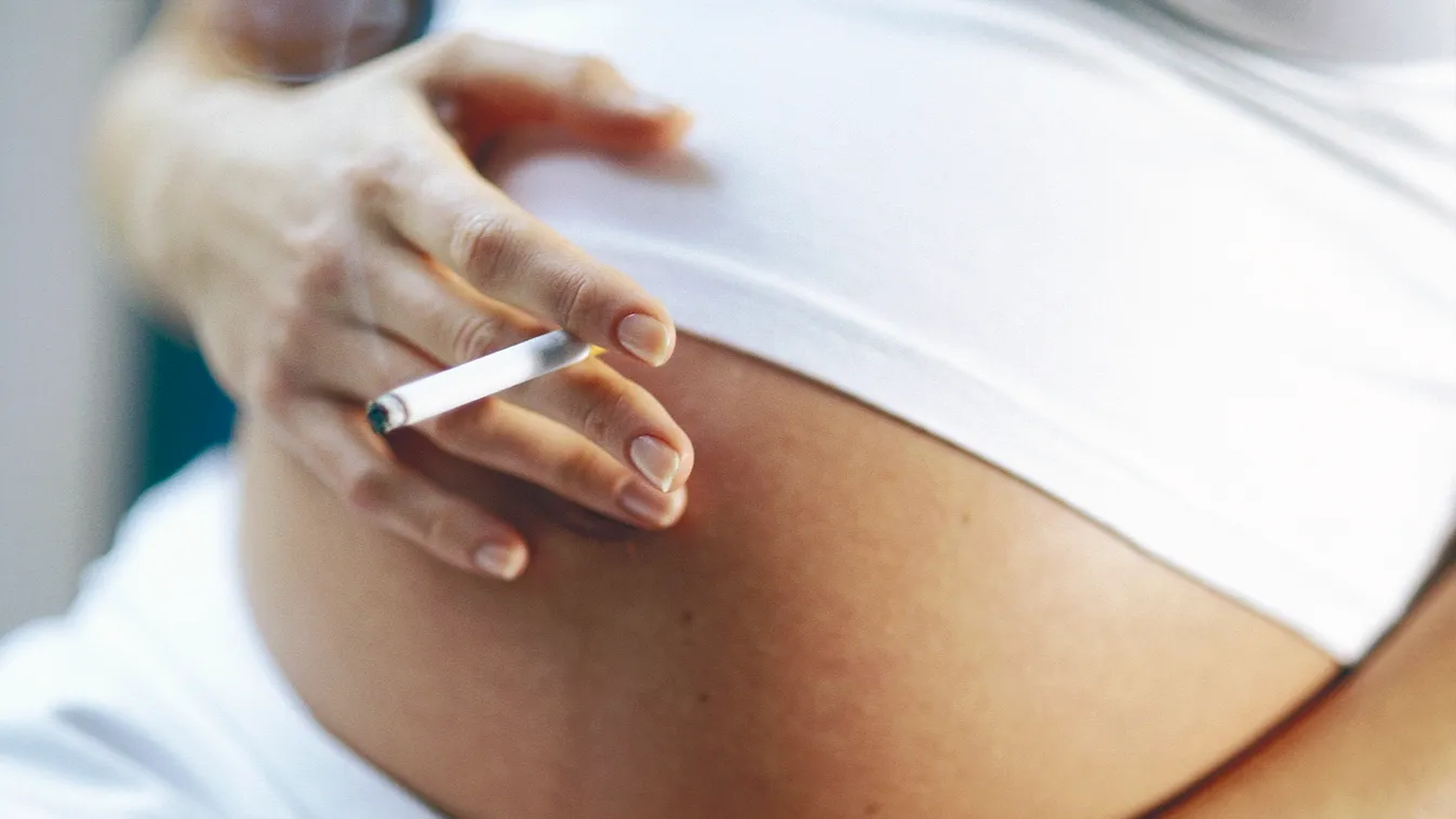 terhesség, dohányzás, kismama, has, cigaretta 