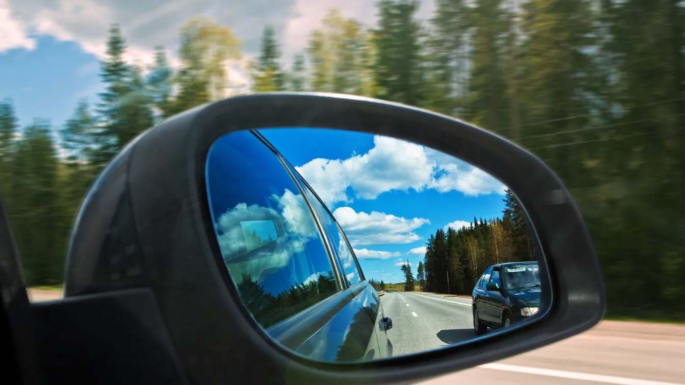 Túlélési tippek autó kocsi biztonság visszapillantó tükör 