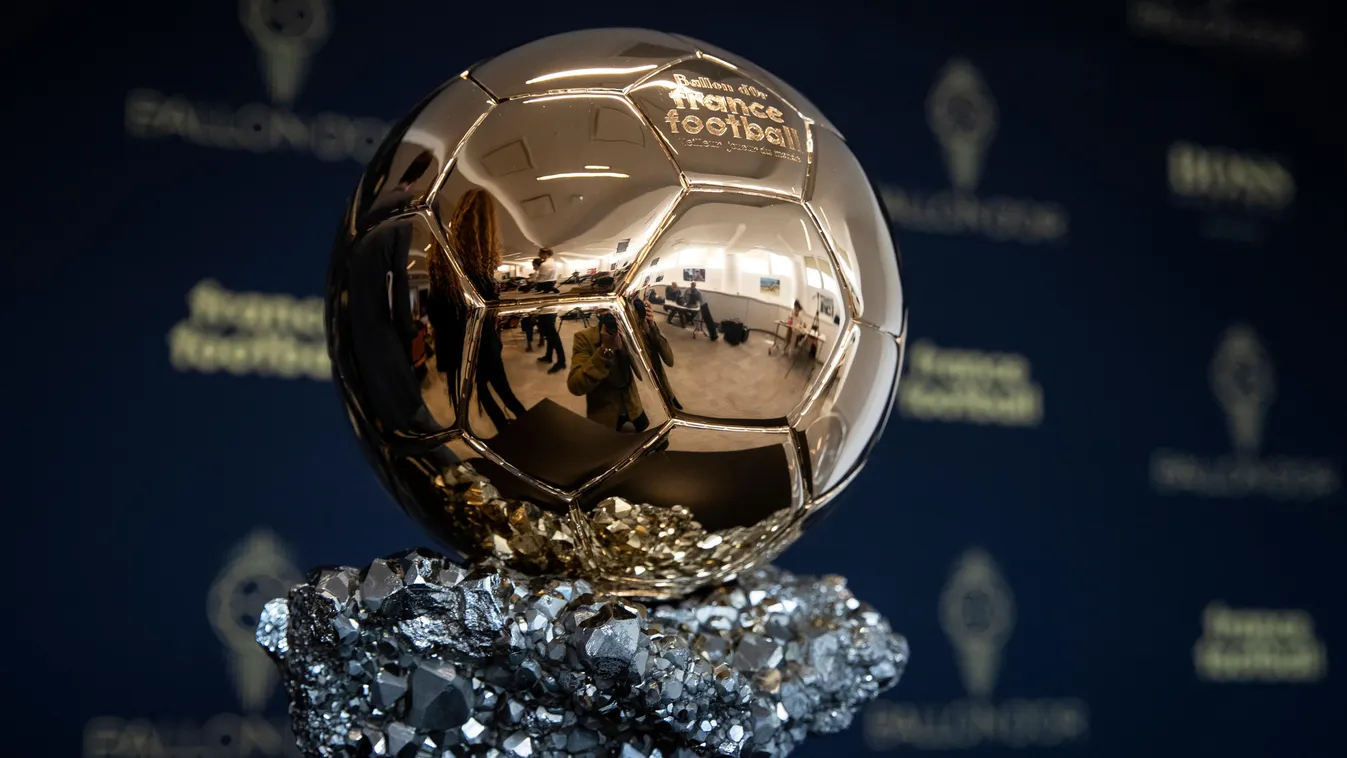 fbl award TOPSHOTS Horizontal ILLUSTRATION CLOSE-UP FOOTBALL SPORTS AWARD GOLDEN BALL AWARD, aranylabda 