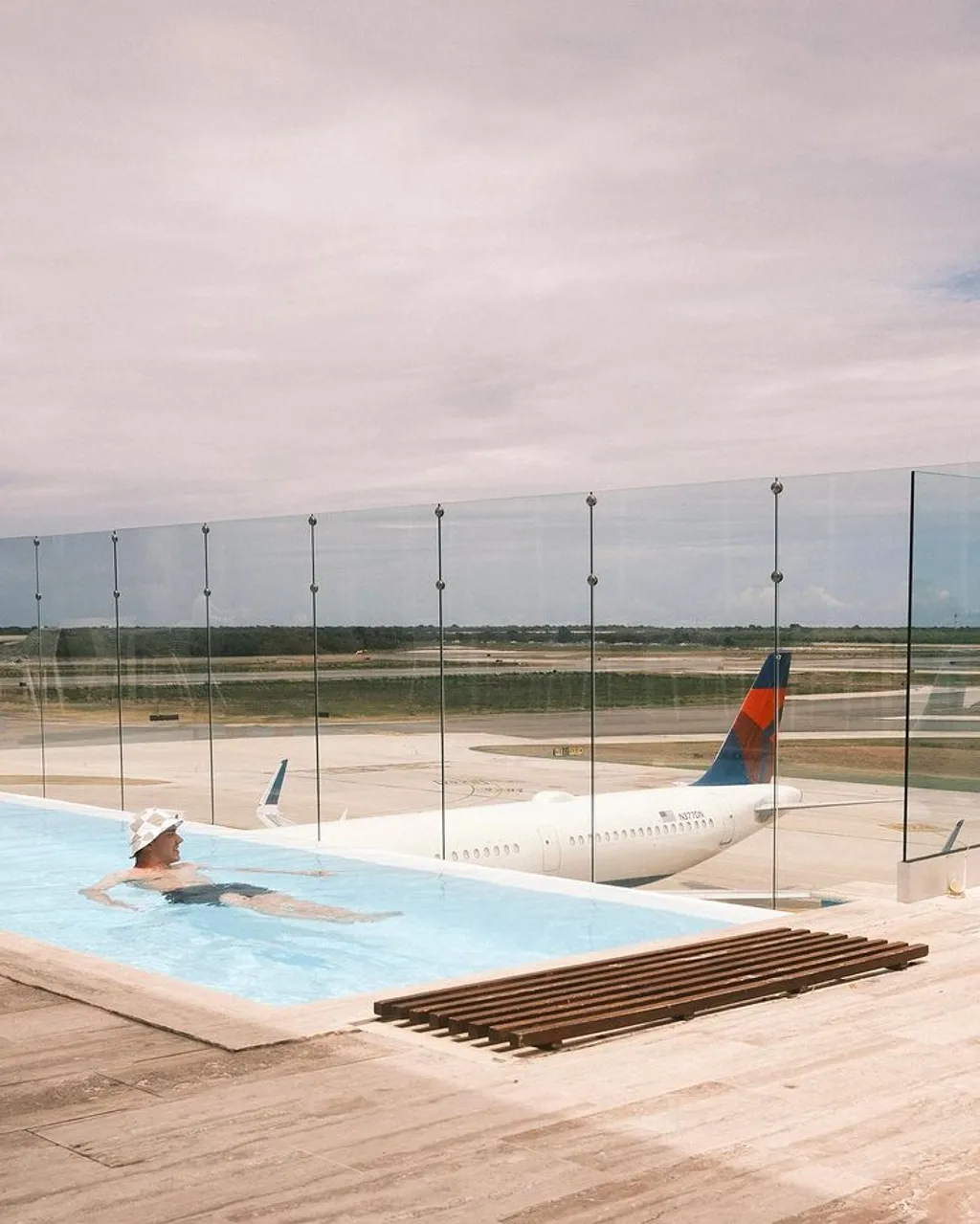 Punta Cana repülőtér medence 