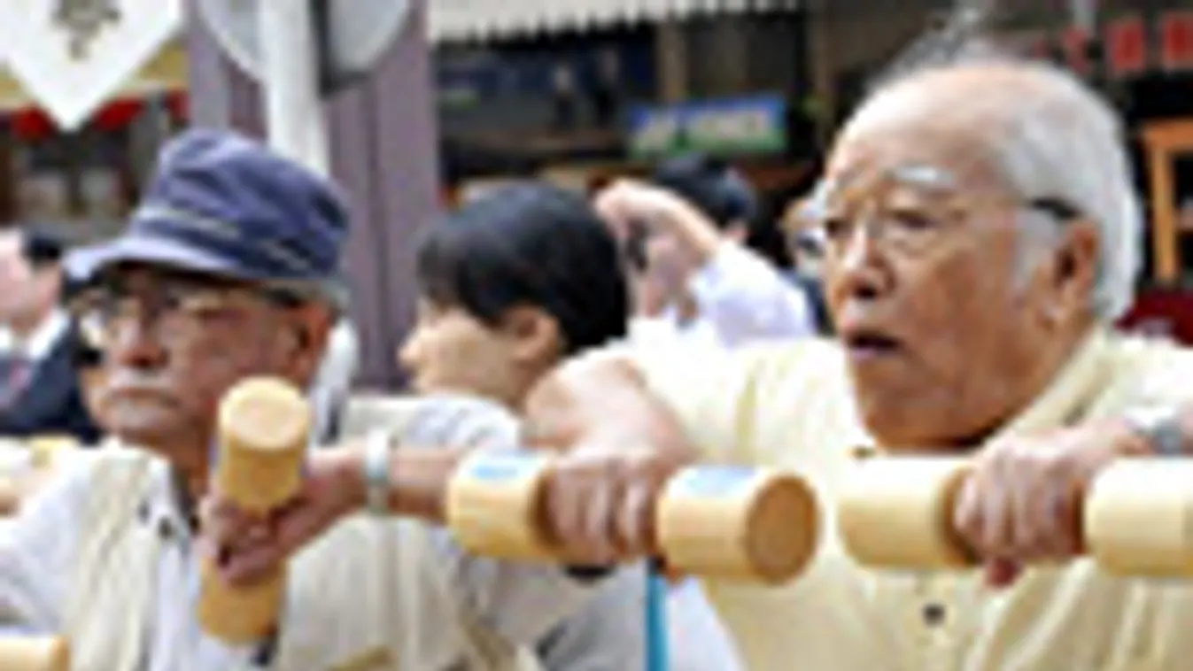Idős japán férfi, ázsiai bácsi
