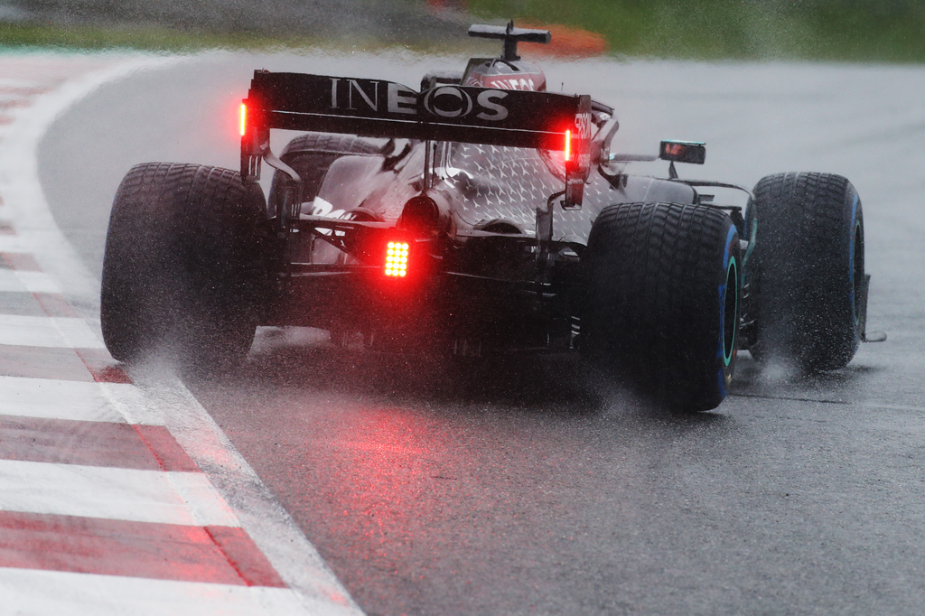 Forma-1, Lewis Hamilton, Mercedes, Stájer Nagydíj, eső 