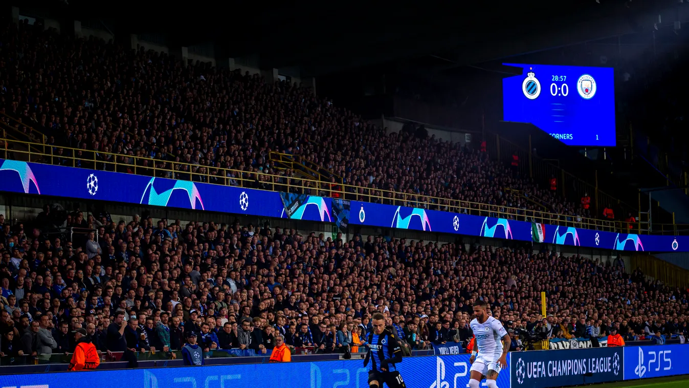 BELGIUM - NOA LANG OF CLUB BRUGGE KV IN FRONT OF THE FULL TRIBUNE OF THE STADIUM DURING THE MATCH OF TURN 3 OF THE GROUP A OF UEFA CHAMPIONS LEAGUE BETWEEN CLUB BRUGGE KV AND MANCHESTER CITY FC - OCT 2021 Belgique Belgium Club Brugge KV Brugge action ball