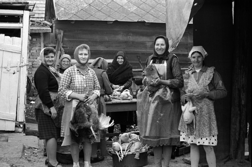 Ruházkodás a szocializmus alatt,főzés, lakodalom, csirkepucolás, otthonka, 1969 