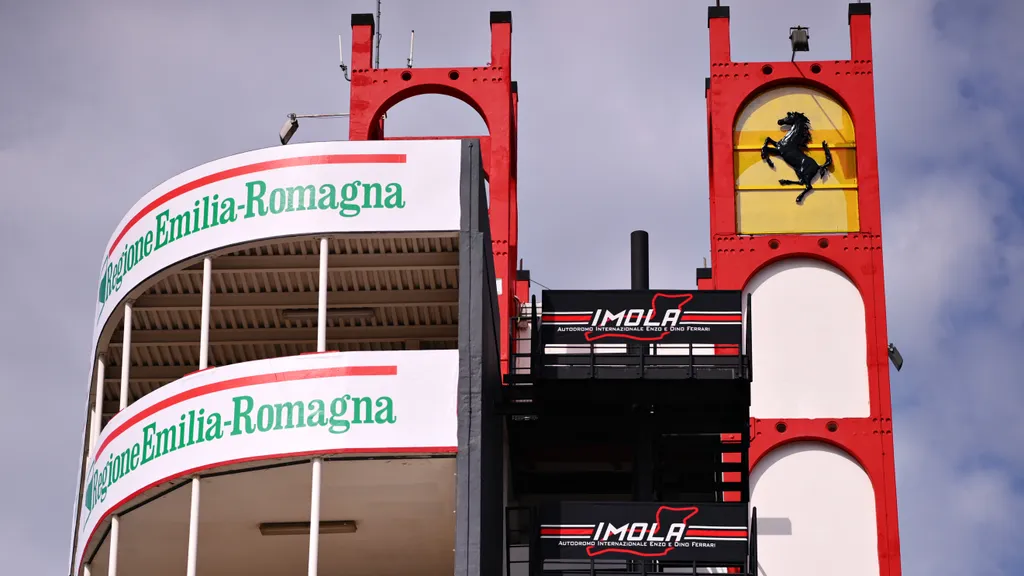 Forma-1, Ferrari logo, Imola Emilia Romagna Nagydíj 
