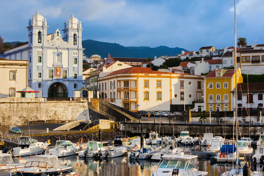 Flores Island, Azores, szigetcsoport, szigetek, Azori-szigetek, Atlanti-óceán, város, népesség, környezet, élővilág 