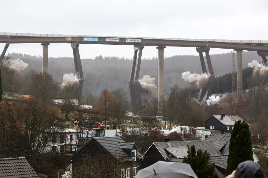 Rinsdorf híd felrobbantása Németországban 